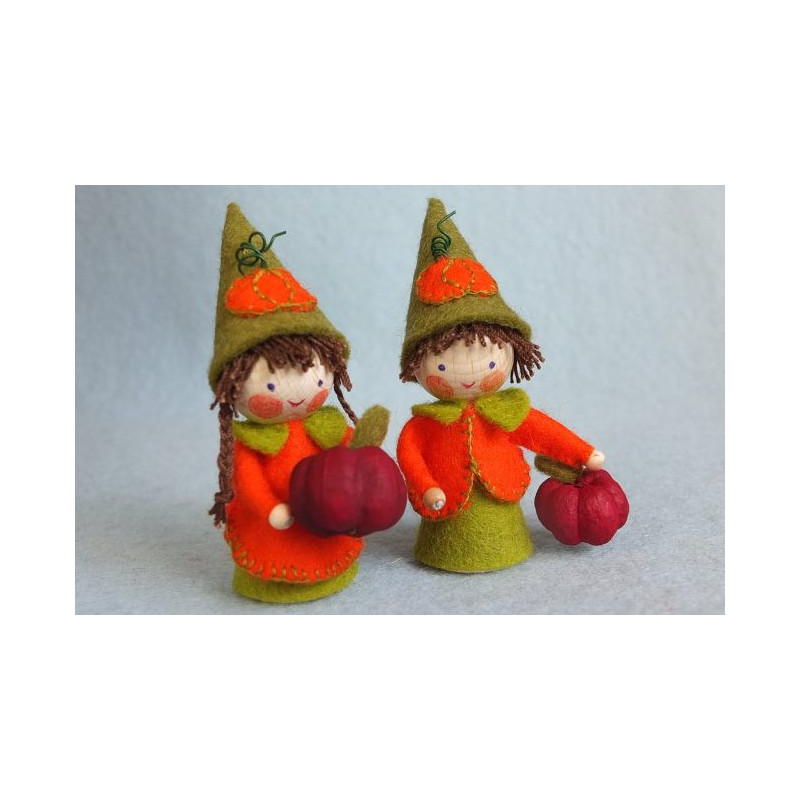 Twee kleine pompoenkabouters (atelier Pippilotta)
