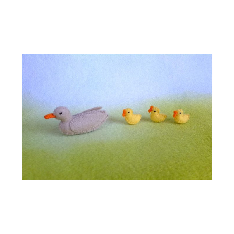 Eend met kuikens  (atelier Pippilotta)