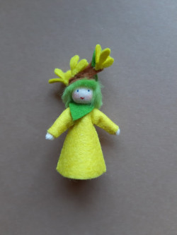 Seasonal doll Laburnum