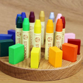 Kleine knoest / Stockmar set of 12 bee wax crayons and blocks in a wooden frames en houten opbergset.