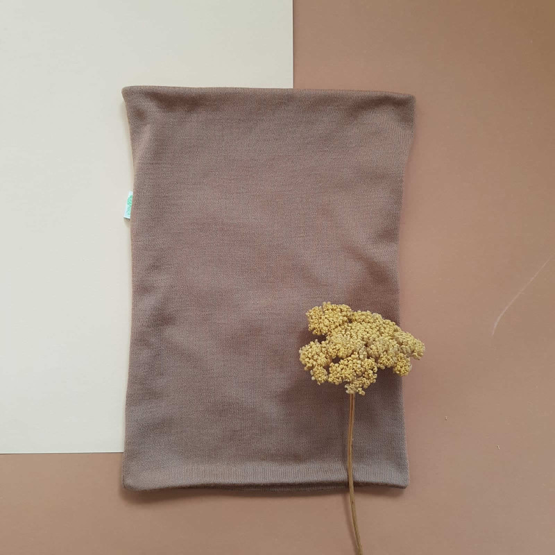 Green rose woolen scarf brown