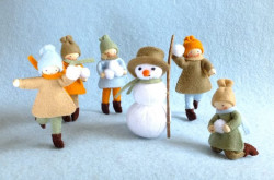 five children and a snowman (atelier Pippilotta)