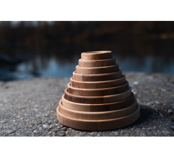 Montessori set van 10 ronde houten bakjes mete nummers erin gegrafeerd