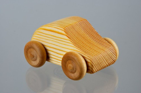 Debresk small wooden car