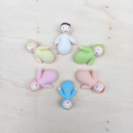 Vilten poppetje baby 1 diverse kleuren