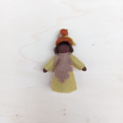 Seasonal doll oak tree 1