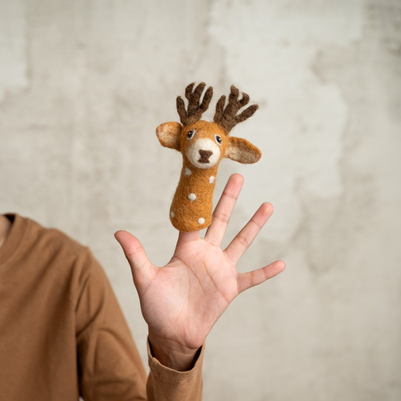 Sjaal met  verhaal vingerpopje bruin