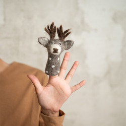 Sjaal met  verhaal vingerpopje bruin hert