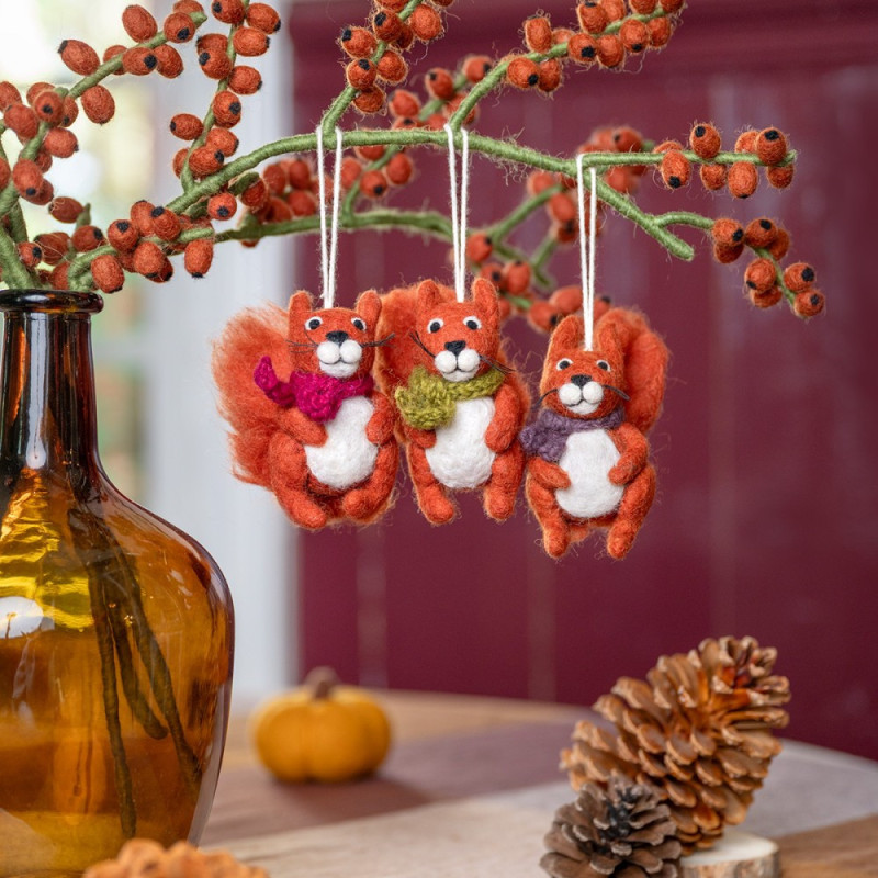 Sjaal met Verhaal indian summer hanger squirrell different colours