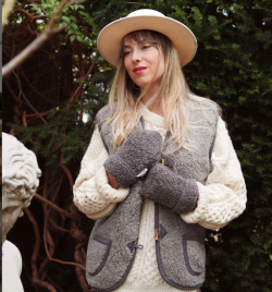 We are wovens wollen bodywarmer black tea (volwassen)