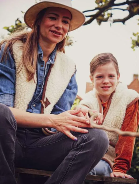 We are wovens wollen bodywarmer flat white met espresso (volwassen)