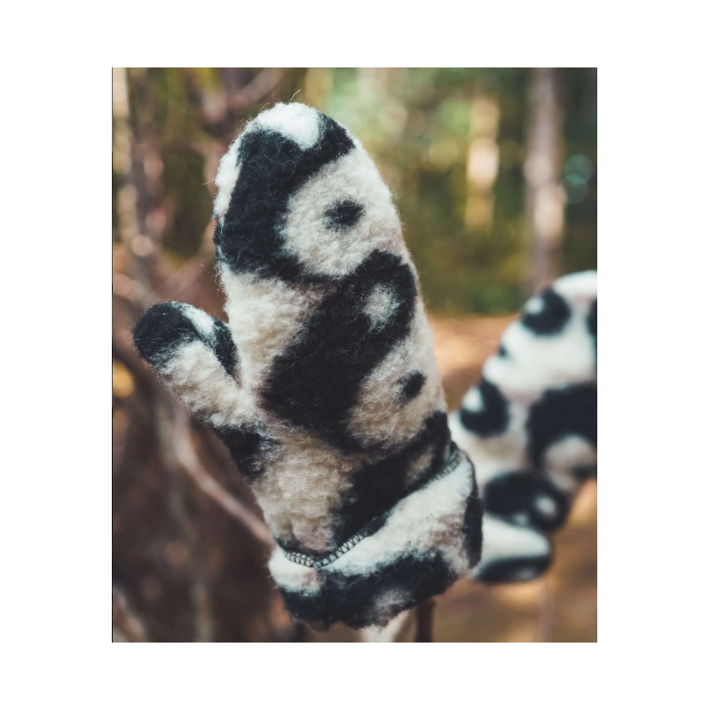 We are wovens wollen wanten Yin Yang