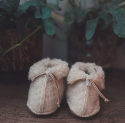 We are Wovens wollen slofjes latte