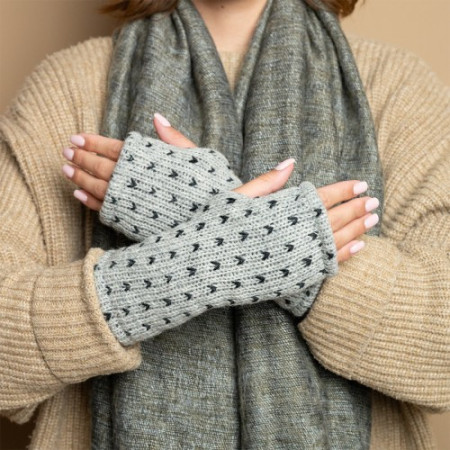 Sjaal met verhaal wollen handwarmers lovely lichtgrijs