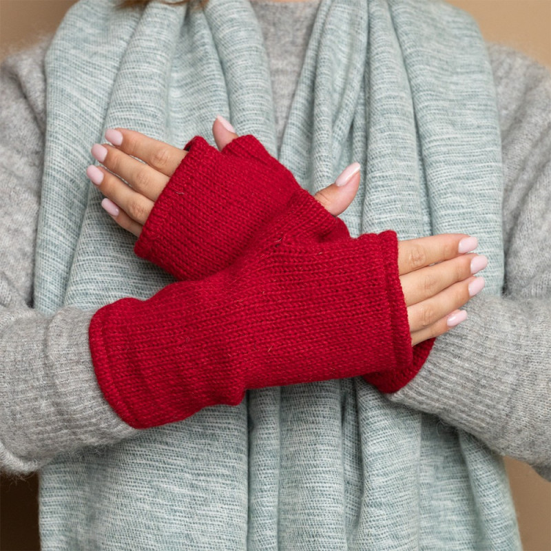 Sjaal met verhaal wollen handwarmers cosy rood