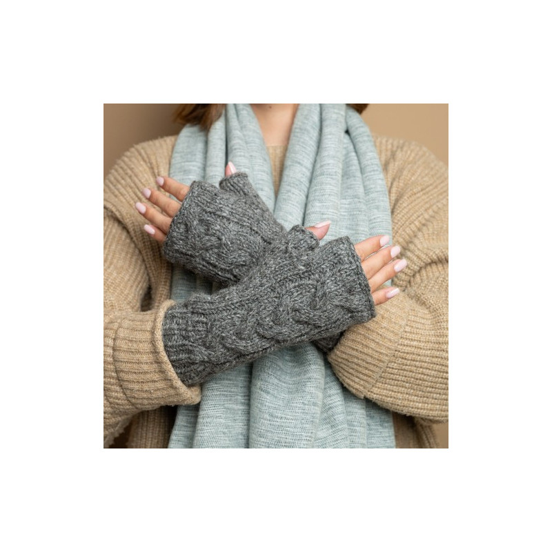 Sjaal met verhaal wollen handwarmers cable grijs gemeleerd