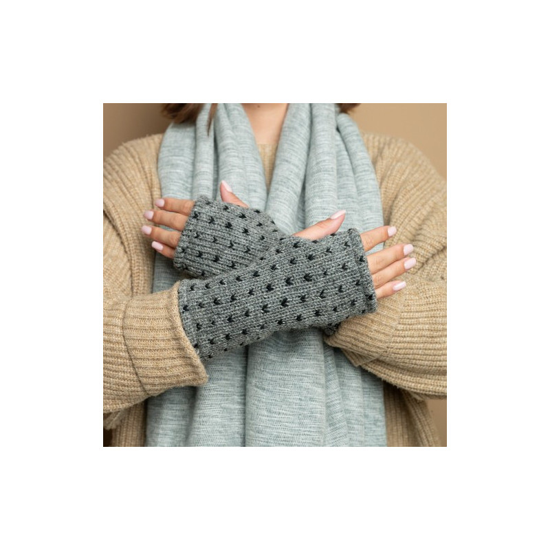 Sjaal met verhaal wristwarmers clable lovely grey