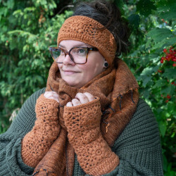 Sjaal met Verhaal haarband granny square cognac