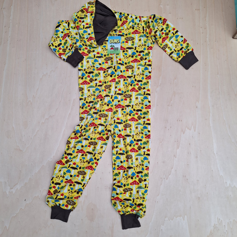 Duns Sweden gevoerde onesie mushrooms yellow padddenstoelen geel