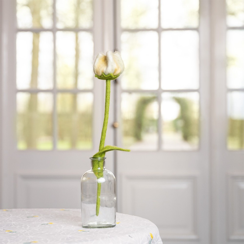 Sjaal met verhaal woolfelted tulip Gini