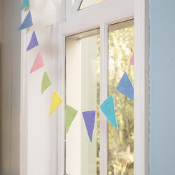 Sjaal met verhaal viltslinger vlaggetjes multikleur pastel