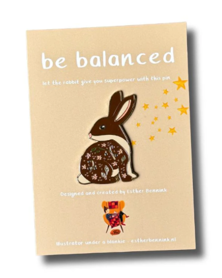 Esther Bennink pin 'Be Balanced' konijn