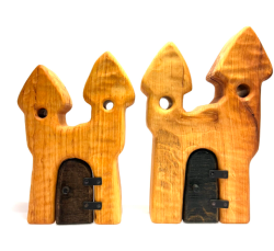 Bikeho houten toren met twee punten en deur