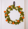 Sjaal met Verhaal wreath oranges