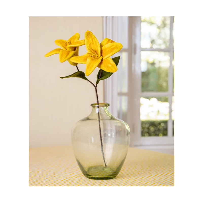 Sjaal met Verhaal woolfelted  lilly yellow