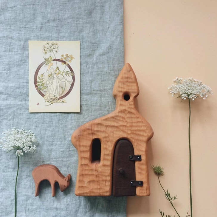 Wooden houses, castles and bridges