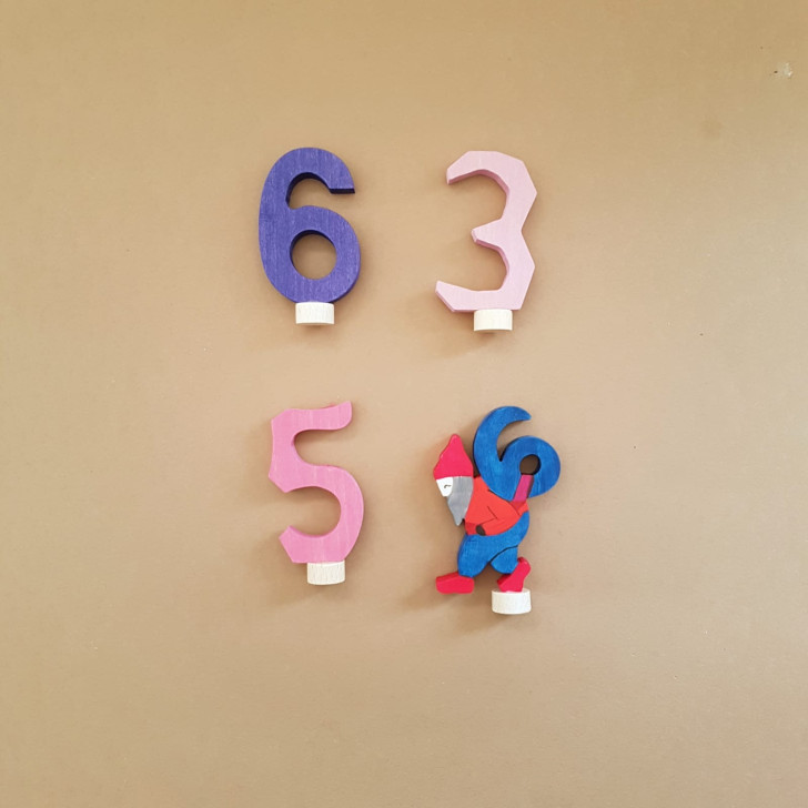 figurines with numbers